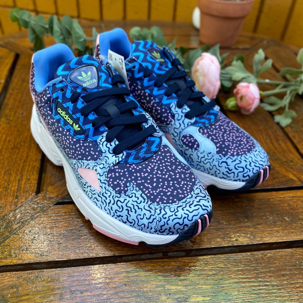 new! FALCON SHOES in NAVY, BLUE, PINK